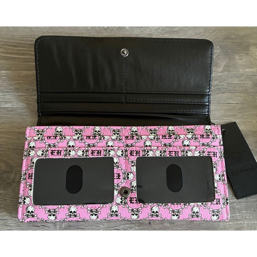 Ed Hardy Women's Pink Skull Rhinestone Trifold Wallet Clutch New With Tags - Picture 3 of 5